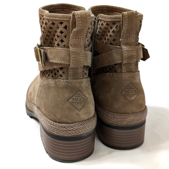 Sold - The Original Muck Boot - Picture 7 of 12